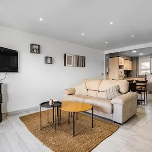 https://apartamento-welcs-en-el-centro-de-empuriabrava.topcostabravahotels.com