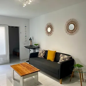 Helen House Apartment