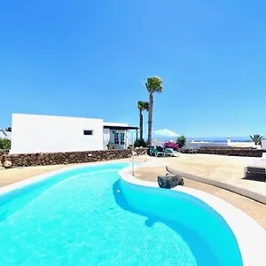 Rey Carlos Apartment